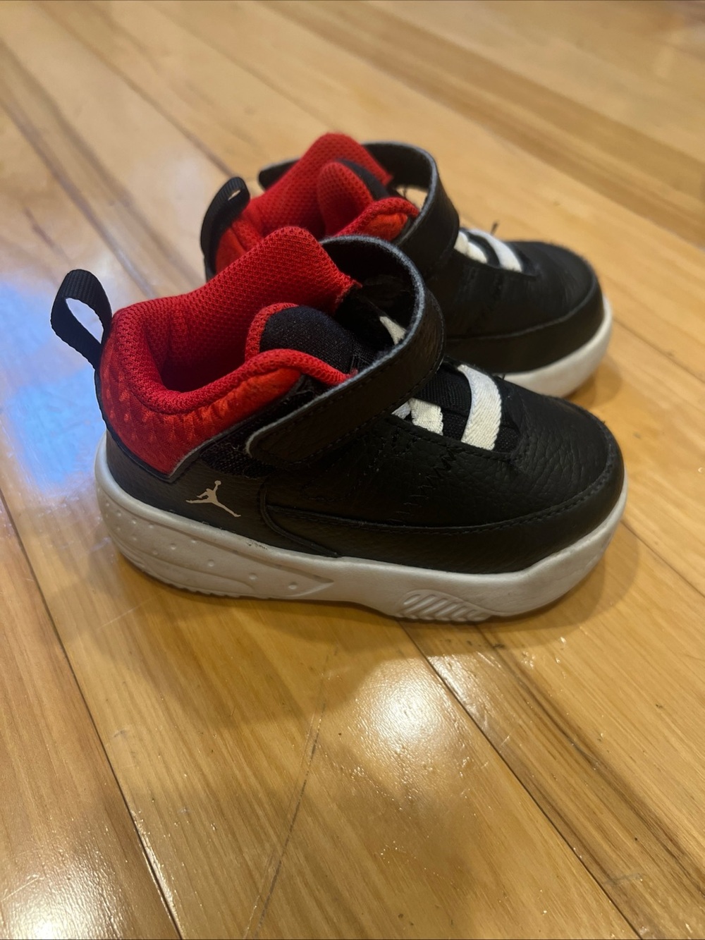 Jordan Kids Black and Red Sneakers- 6c